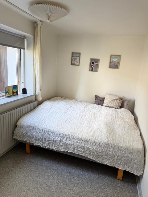 Hyggeligt Værelse med fælles opholdsrum og toilet Vacation rental in Region of Southern Denmark