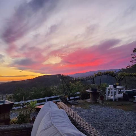 Beverlys Hilltop Retreat House in Fallbrook