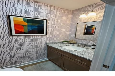 The Blue Venue-Periwinkle Apartment in Clarksville