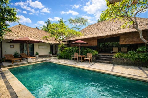 Property building, Pool view, Swimming pool