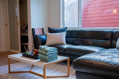 Modern 3BR - Rare AC in Seattle - Family-Friendly Apartment in Lake City