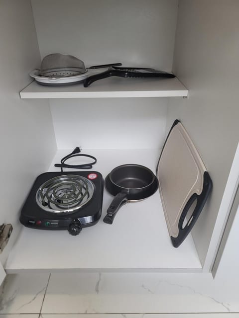 Frankely Studio Apartment in Town N Country