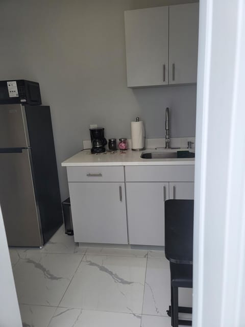 Frankely Studio Apartment in Town N Country