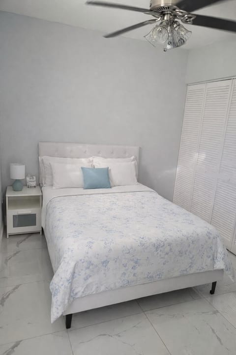 Frankely Studio Apartment in Town N Country