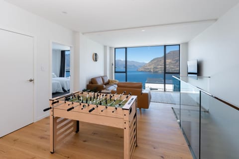 Communal lounge/ TV room, Game Room, TV and multimedia, Evening entertainment