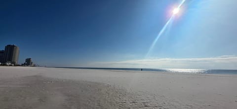 Sugar Beach 330 Family Friendly Vacation Sleeps 8 Apartment hotel in Orange Beach