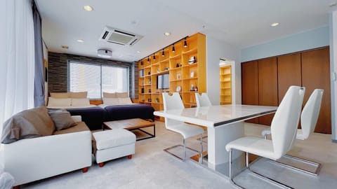 Bed, Living room, Dining area, Bedroom