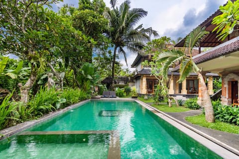 Property building, Swimming pool