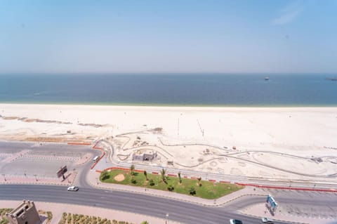 Beach and sand haven at ajman corniche! Apartment in Ajman