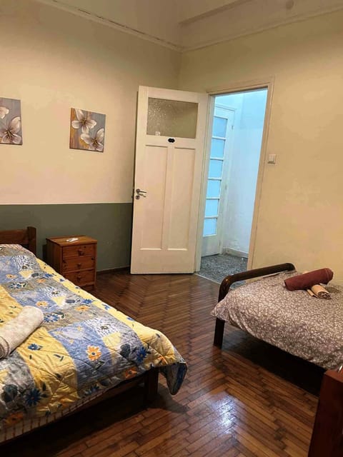 Private room for 3 in a dorm 5' from metro Vacation rental in Athens