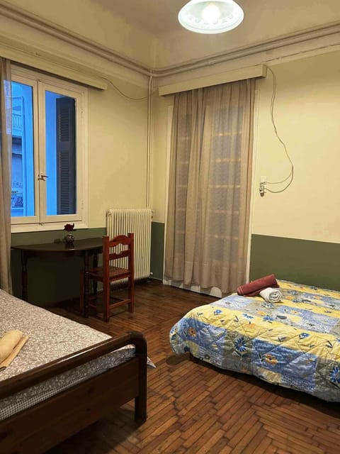 Private room for 3 in a dorm 5' from metro Vacation rental in Athens