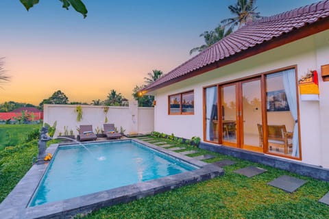 Property building, Natural landscape, Pool view, Swimming pool