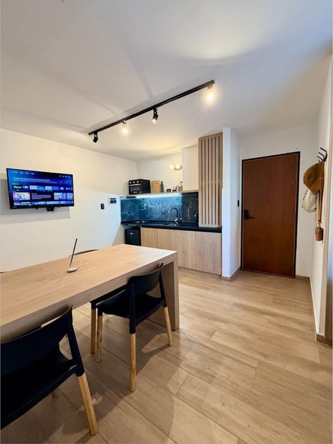TV and multimedia, Kitchen or kitchenette, Dining area