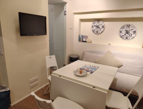 Communal lounge/ TV room, Living room, Photo of the whole room, Seating area