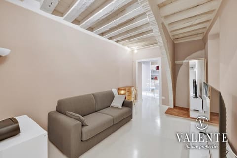 TV and multimedia, Living room, Seating area, Evening entertainment, Text overlay