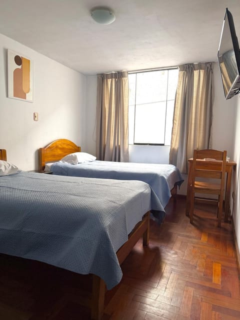 Bed, TV and multimedia, Photo of the whole room