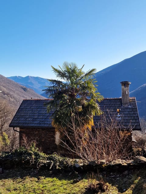 Casa di Luna, Case di Zali House in Canton of Ticino