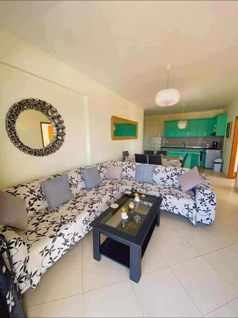 Kitchen or kitchenette, Living room, kitchen