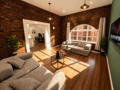 TV and multimedia, Living room, Seating area