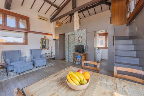 Communal lounge/ TV room