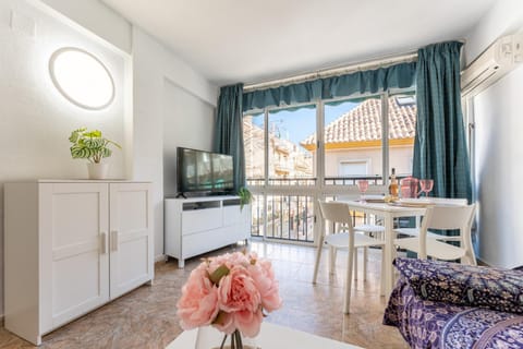 TV and multimedia, Living room, Dining area, air conditioner
