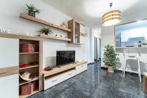 TV and multimedia, Living room, Dining area