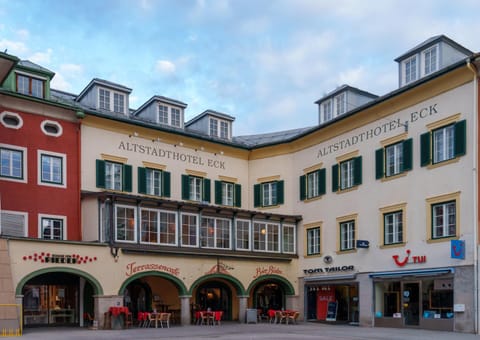 Property building, Location