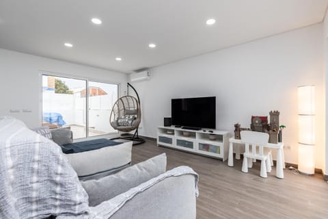 Communal lounge/ TV room, Living room