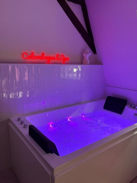 Hot Tub, Bath