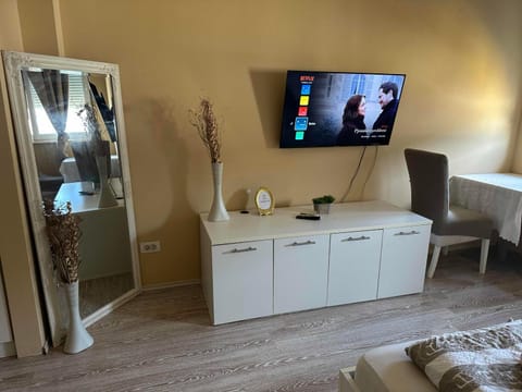 Bed, TV and multimedia