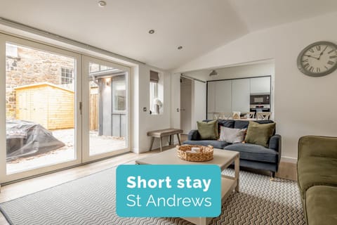 Communal lounge/ TV room, Living room