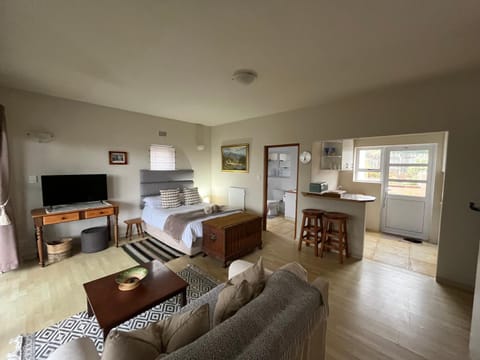 Kitchen or kitchenette, Living room, Bedroom