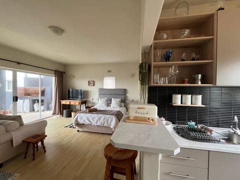 Kitchen or kitchenette, Living room, Bedroom