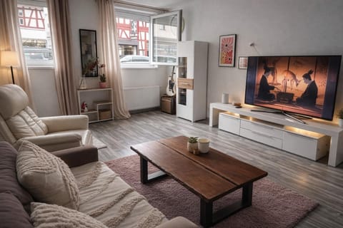 Communal lounge/ TV room, TV and multimedia, Living room, Seating area