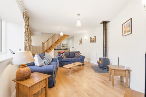 Seating area, fireplace