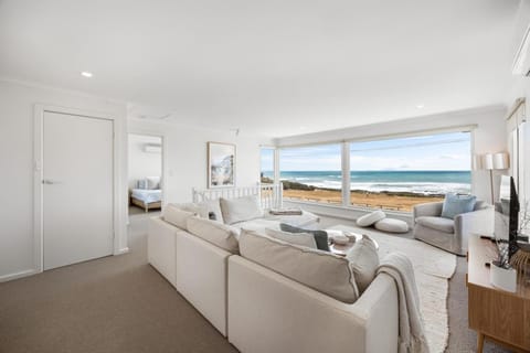Living room, Sea view