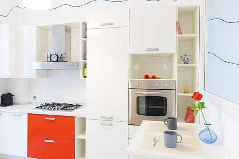 Xenia - 2 rooms apt in Via Giovanni Torti 156 Apartment in Genoa