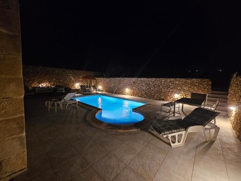 Night, Pool view