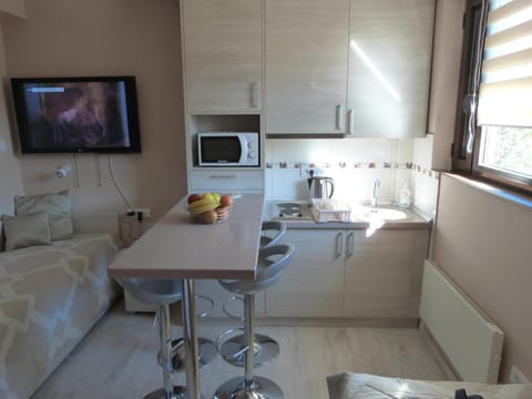 Day, Photo of the whole room