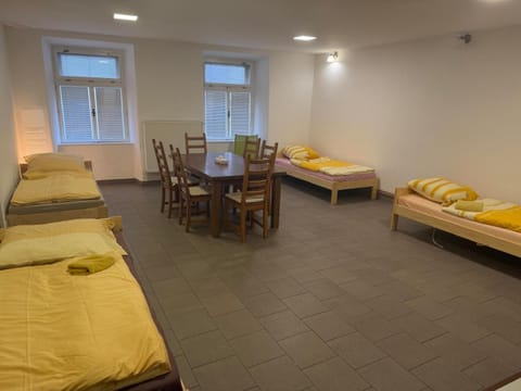 Bed, Photo of the whole room, Seating area