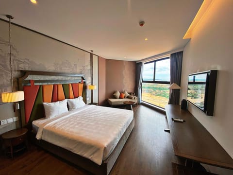 Bed, TV and multimedia, Photo of the whole room, Bedroom