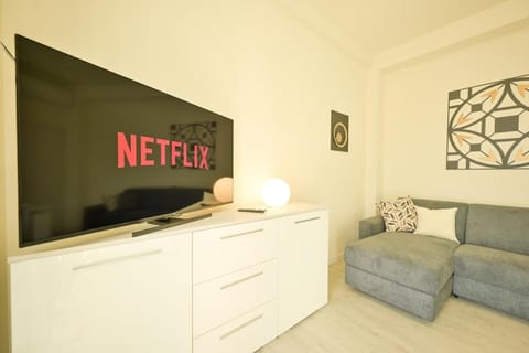 Modern apartment in the heart of Maslianico with Wi-Fi and AC Apartment in Como