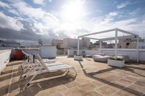 View (from property/room), Balcony/Terrace, sunbed