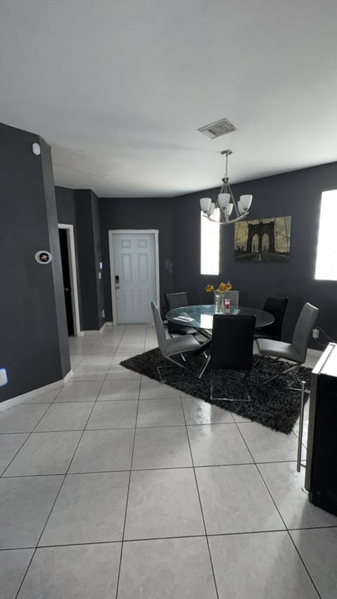 The Castle 6856 Vacation rental in North Lauderdale