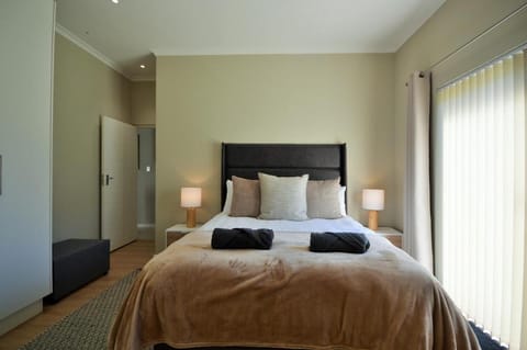 Montbleu 3 Bed 3 Bath House in residential security Estate House in Stellenbosch