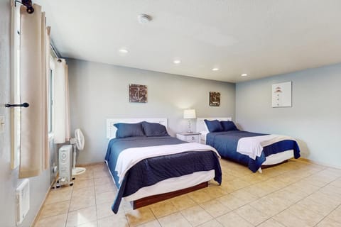 Sea Treasures Inn #102 House in Rockaway Beach