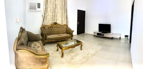 Communal lounge/ TV room, Living room, Seating area