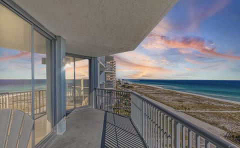 10th Fl Stunning Views of Gulf & Sound, Sleeps 10 Apartment in Pensacola Beach