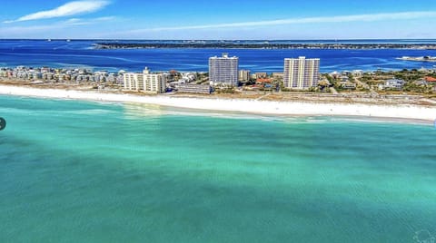 10th Fl Stunning Views of Gulf & Sound, Sleeps 10 Apartment in Pensacola Beach