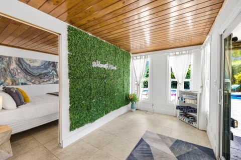 Bed, Living room, Bedroom